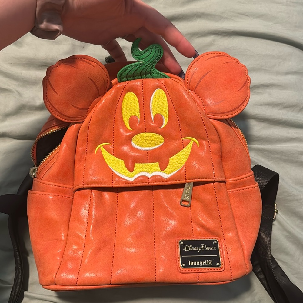 Mickey Pumpkin loungefly